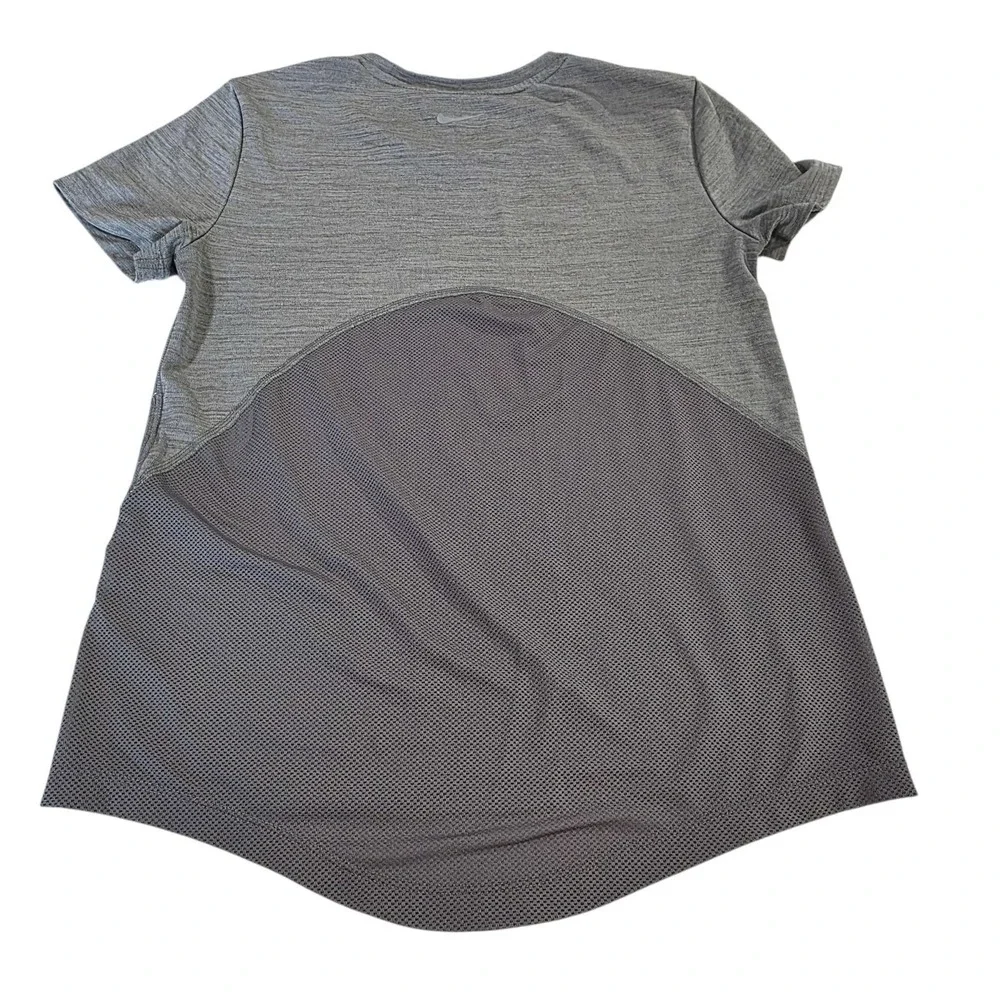 Nike Dri-FIT‎ Running T-Shirt Short Sleeve Athletic Performance Gray XS Outdoors
